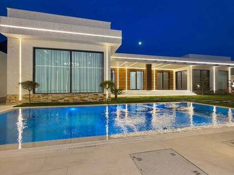 5 otaqlı həyət evi/bağ evi - Mərdəkan q. - 250 m²