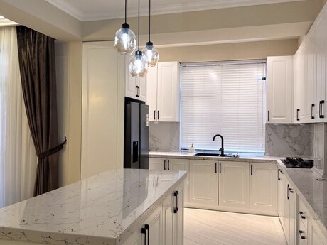 4 otaqlı yeni tikili - Nəsimi r. - 175 m²