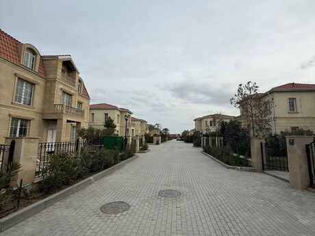 8 otaqlı həyət evi/bağ evi - Sea Breeze q. - 360 m²