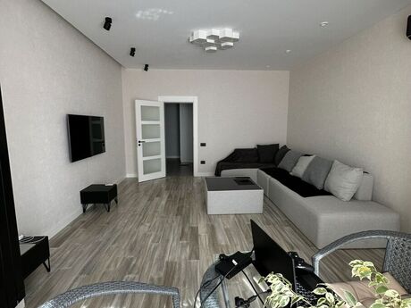 3 otaqlı yeni tikili - 8 Noyabr m. - 125 m²