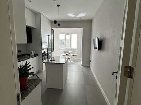 3 otaqlı yeni tikili - 8 Noyabr m. - 125 m²