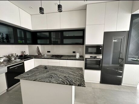3 otaqlı yeni tikili - 8 Noyabr m. - 125 m²
