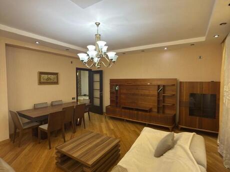 4 otaqlı yeni tikili - Nəriman Nərimanov m. - 165 m²