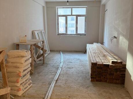 4 otaqlı yeni tikili - Elmlər Akademiyası m. - 156 m²