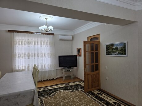 5 otaqlı həyət evi/bağ evi - Badamdar q. - 200 m²