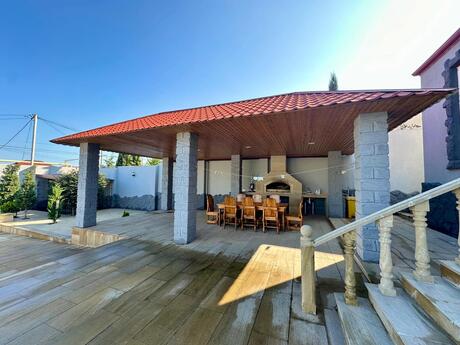 4 otaqlı həyət evi/bağ evi - Mərdəkan q. - 180 m²