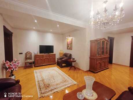 4 otaqlı yeni tikili - Nizami m. - 240 m²