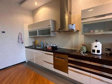 3 otaqlı yeni tikili - 28 May m. - 189 m²