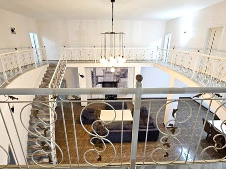 6 otaqlı həyət evi/bağ evi - Sabunçu r. - 360 m²
