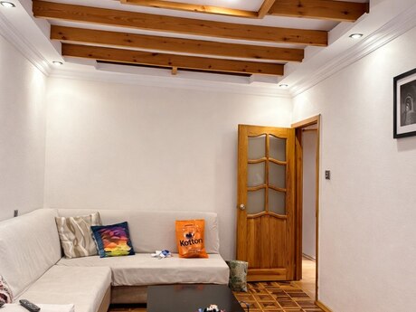 4 otaqlı köhnə tikili - Xalqlar Dostluğu m. - 110 m²
