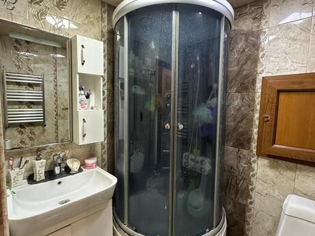 3 otaqlı köhnə tikili - Elmlər Akademiyası m. - 80 m²