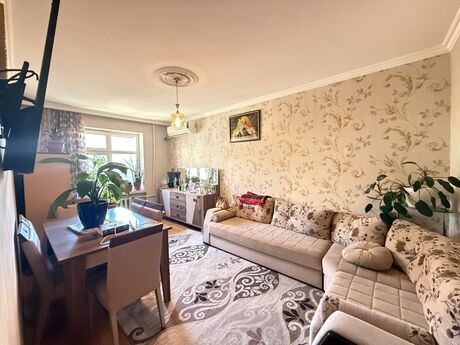 Satılır 2 otaqlı köhnə tikili 60 m², Yeni Günəşli q.