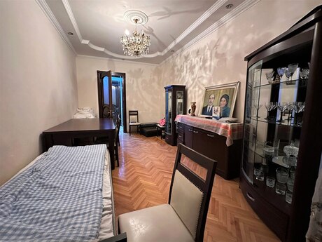 4 otaqlı köhnə tikili - Nərimanov r. - 110 m²