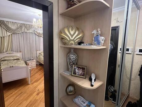 3 otaqlı köhnə tikili - Bakıxanov q. - 80 m²