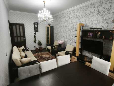 3 otaqlı köhnə tikili - Massiv D q. - 68 m²