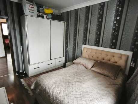 3 otaqlı köhnə tikili - Massiv D q. - 68 m²