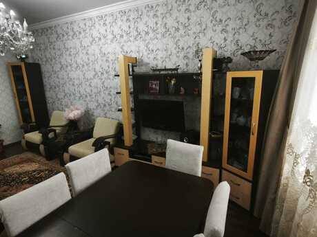 3 otaqlı köhnə tikili - Massiv D q. - 68 m²