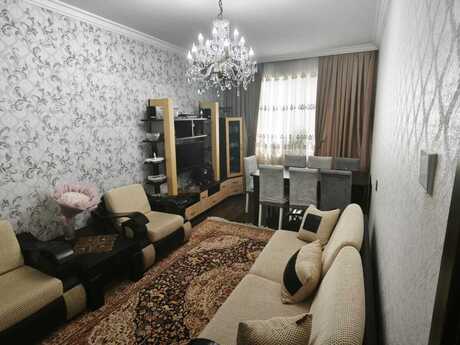 3 otaqlı köhnə tikili - Massiv D q. - 68 m²