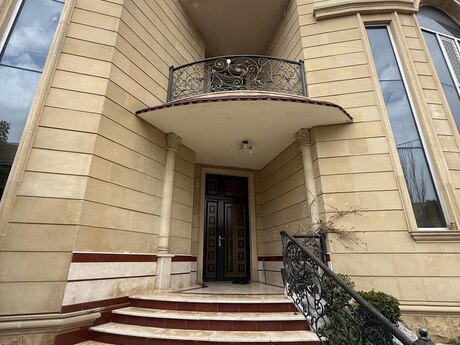 7 otaqlı həyət evi/bağ evi - Əhmədli m. - 750 m²