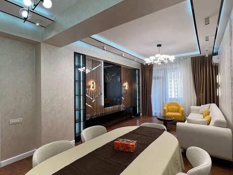 Elan №6016596 - Bakı, 28 May m., 3 otaqlı, 137 m², 8/16 mərtəbə