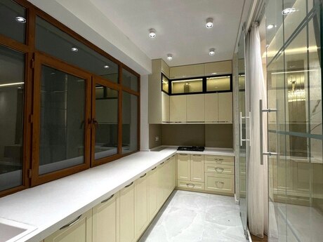 3 otaqlı yeni tikili - 28 May m. - 110 m²