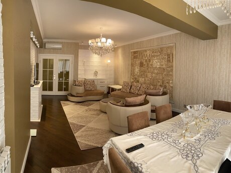 Satılır 3 otaqlı yeni tikili 114 m², Şah İsmayıl Xətai m.