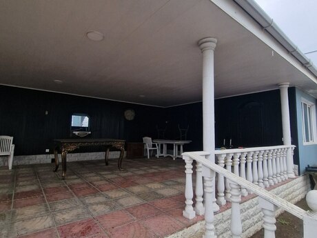 5 otaqlı həyət evi/bağ evi - Buzovna q. - 235 m²