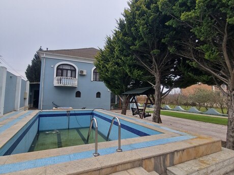 5 otaqlı həyət evi/bağ evi - Buzovna q. - 235 m²