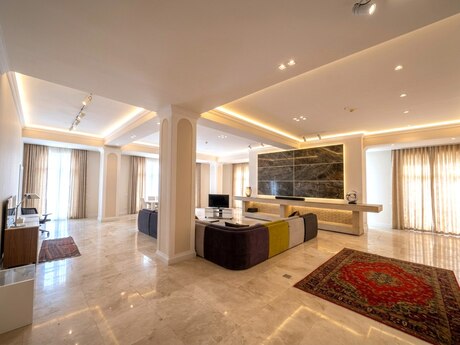 5 otaqlı yeni tikili - 28 May m. - 750 m²