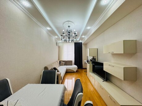 Satılır 3 otaqlı yeni tikili 67 m², Yeni Günəşli q.