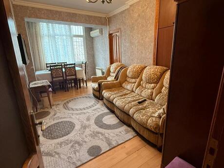 4 otaqlı köhnə tikili - Elmlər Akademiyası m. - 110 m²