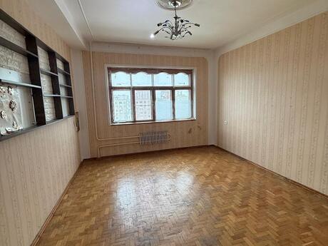 4 otaqlı köhnə tikili - Xalqlar Dostluğu m. - 100 m²