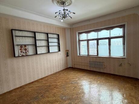 4 otaqlı köhnə tikili - Xalqlar Dostluğu m. - 100 m²