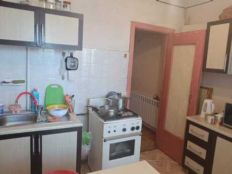 3 otaqlı köhnə tikili - 28 May m. - 85 m²