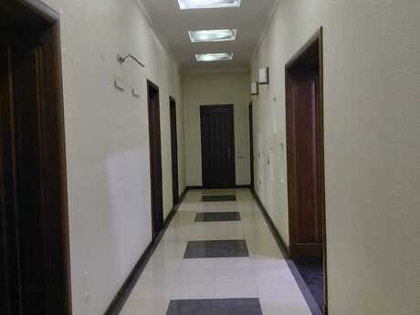 4 otaqlı köhnə tikili - Elmlər Akademiyası m. - 180 m²