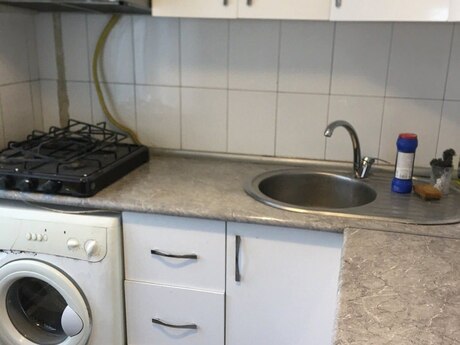 1 otaqlı köhnə tikili - Elmlər Akademiyası m. - 30 m²