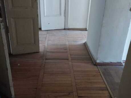 2 otaqlı köhnə tikili - 28 May m. - 65 m²