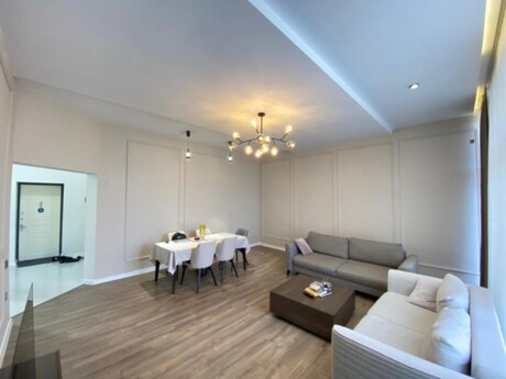 5 otaqlı həyət evi/bağ evi - Səbail r. - 190 m²