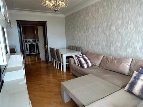 2 otaqlı köhnə tikili - Elmlər Akademiyası m. - 60 m²