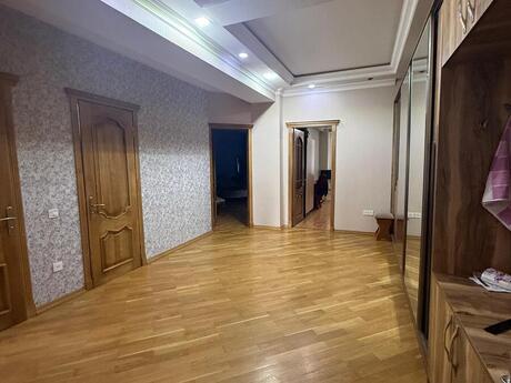 Elan №6017335 - Bakı, İnşaatçılar m., 3 otaqlı, 170 m², 4/20 mərtəbə