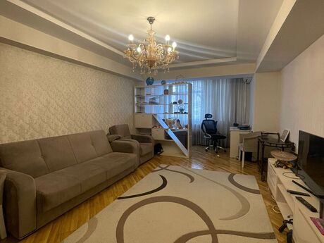 2 otaqlı köhnə tikili - Elmlər Akademiyası m. - 80 m²