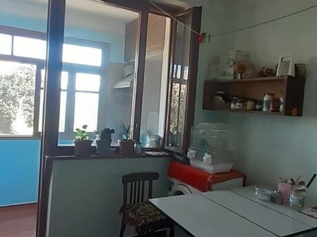 4 otaqlı köhnə tikili - Həzi Aslanov m. - 100 m²
