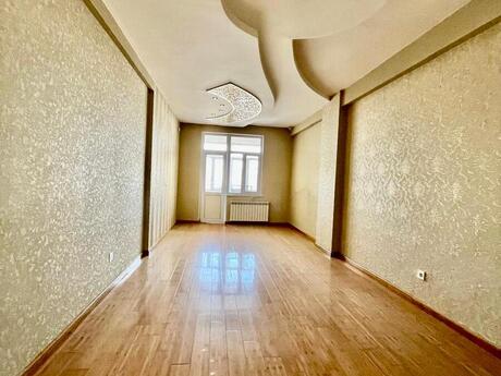 3-комн. новостройка - м. 8 ноября - 135 м²