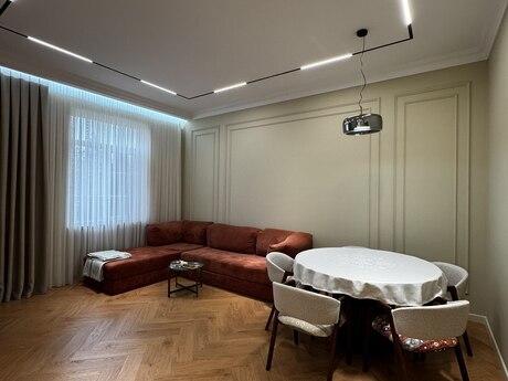 3 otaqlı köhnə tikili - Elmlər Akademiyası m. - 80 m²