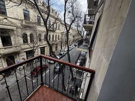 3 otaqlı köhnə tikili - Sahil m. - 65 m²