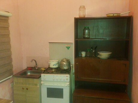 2 otaqlı həyət evi/bağ evi - Avtovağzal m. - 35 m²