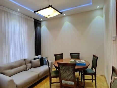 5 otaqlı həyət evi/bağ evi - Xırdalan - 250 m²
