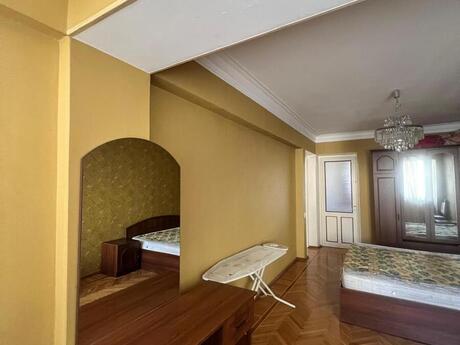 3 otaqlı köhnə tikili - 28 May m. - 85 m²