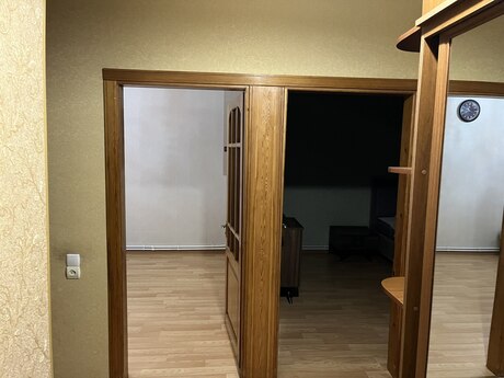 3 otaqlı köhnə tikili - Elmlər Akademiyası m. - 68 m²
