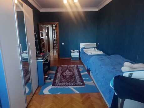 3 otaqlı köhnə tikili - Azadlıq Prospekti m. - 85 m²